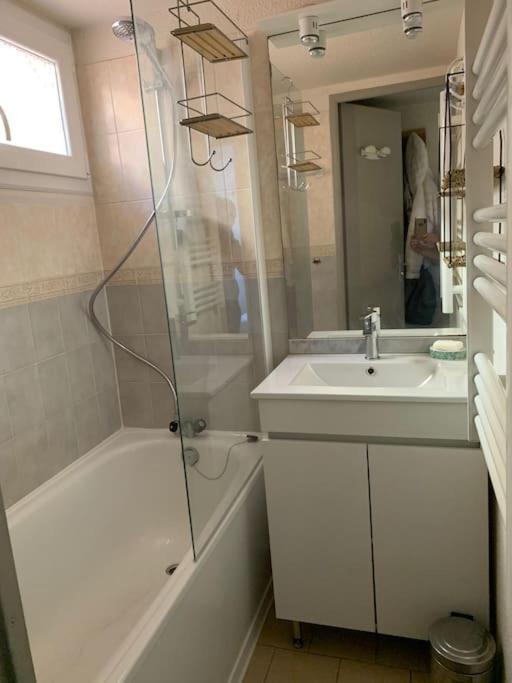 Maisonnette, 5 Pers, 500m Plage, Parking, Terrasse Hébergement de vacances *